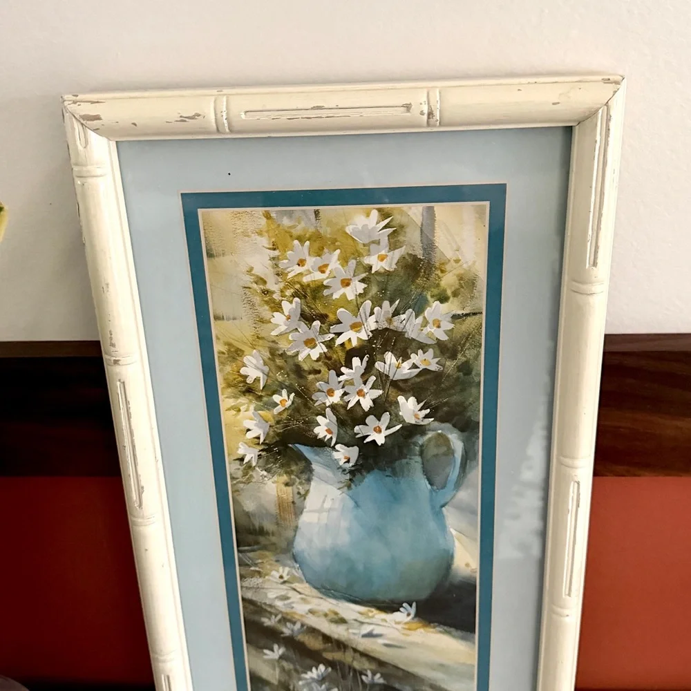 Vintage daisies vase